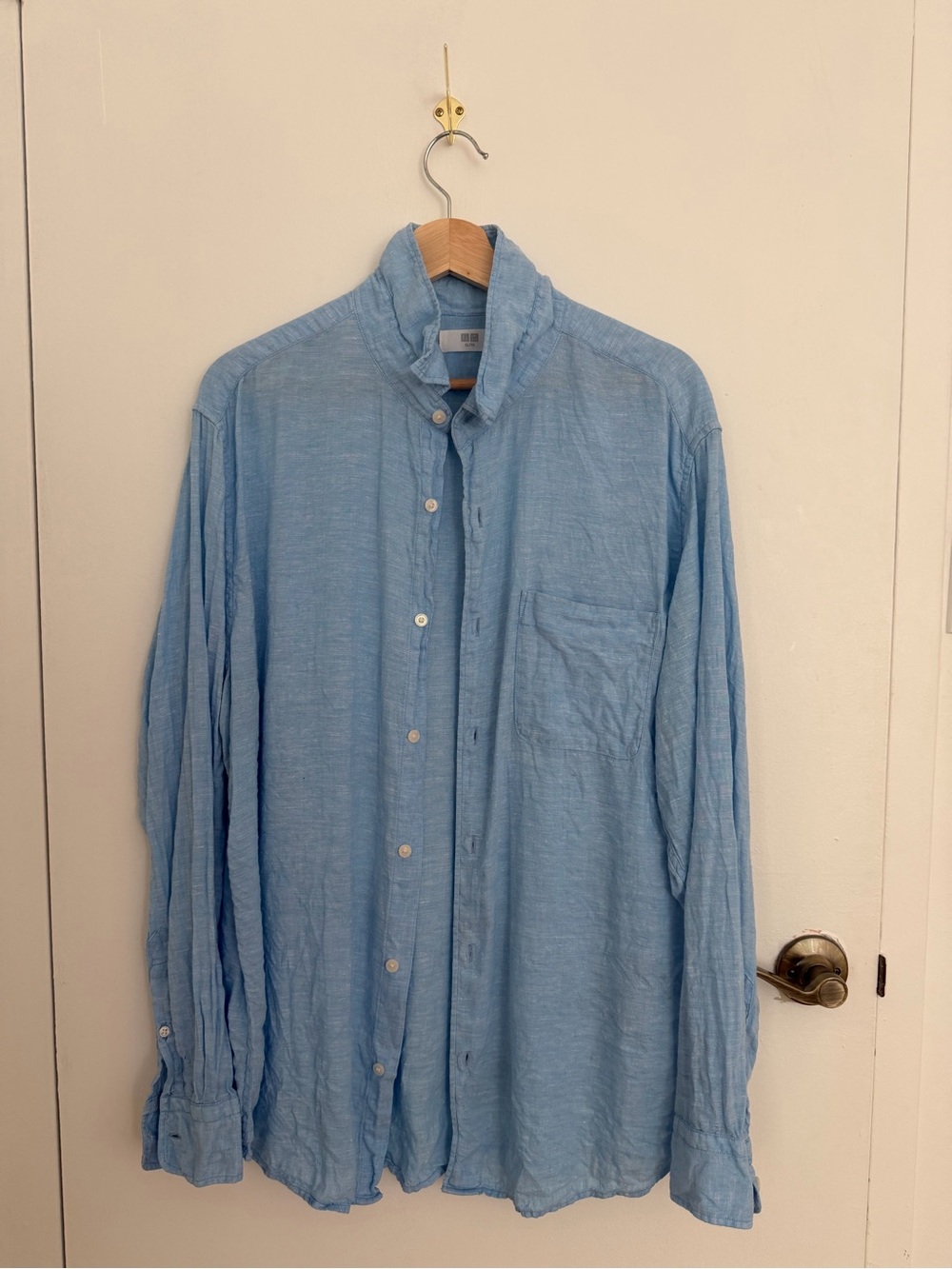Uniqlo Light Blue Men's Long-Sleeve Button-Down Shirt